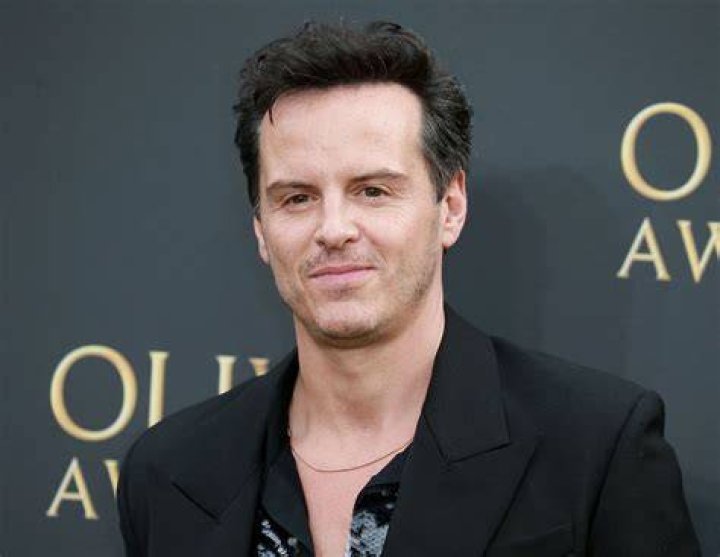 Fleabag's Andrew Scott apparently has some "racy" Grindr pics